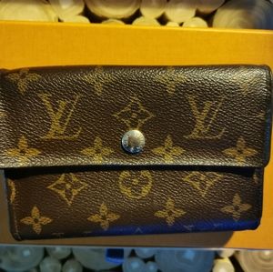 Sold of PM. 💯% Authentic LV Alexander Mediem Wallet